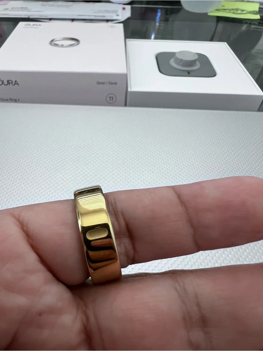 Oura Ring 4 Smart Ring - Gold Finish